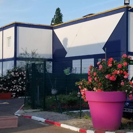 N&Z Hotels Trappes Exterior photo